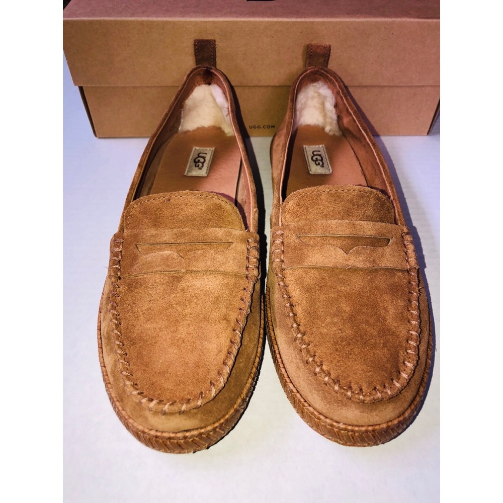 UGG Charlie Loafer Size 10 Women’s New in Box